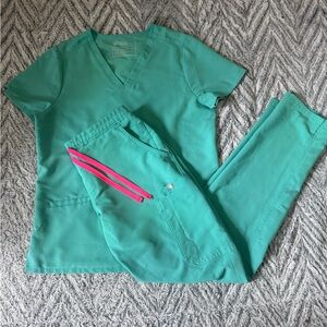 FIGS Surgical Green S/MT regular rise straight leg